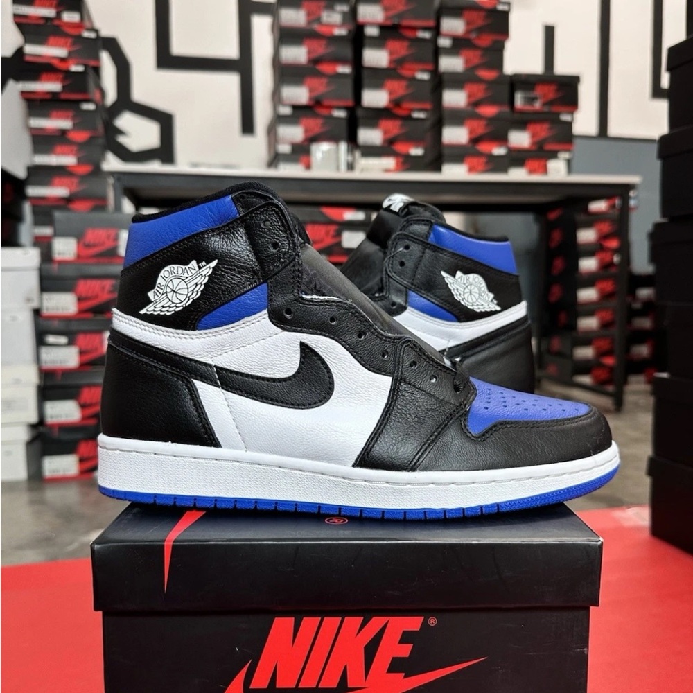 Air Jordan 1 Retro High OG Royal Toe – Size 11 – Used Like New w/ Box